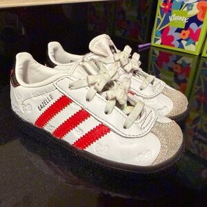 ❤️🤍 Adidas Gazelle x Hello Kitty Toddler Sneakers